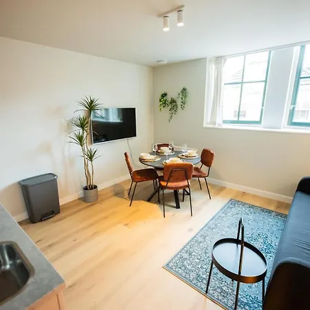 Cool 3 Bedroom Serviced 68m2 *