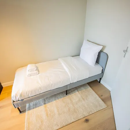 Cool 3 Bedroom Serviced 68m2 * Rotterdam
