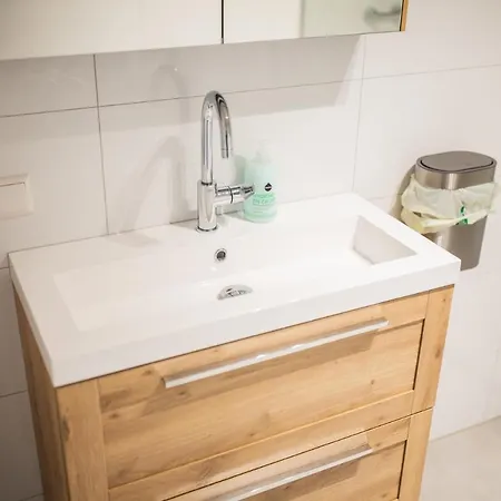 Apartment Cool 3 Bedroom Serviced 68m2