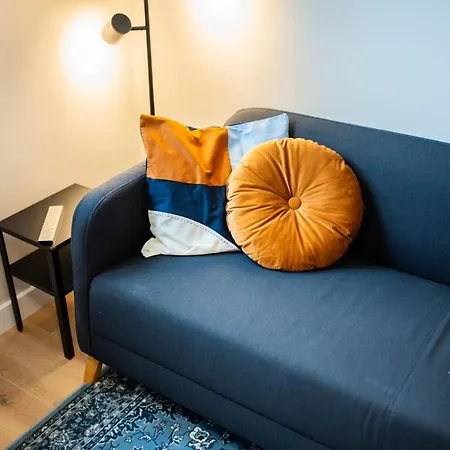 Cool 3 Bedroom Serviced 68m2 Apartment *