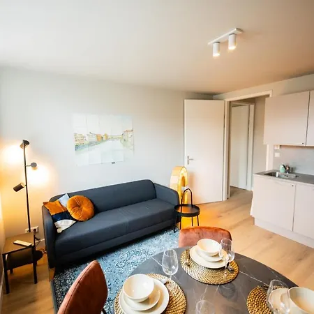Cool 3 Bedroom Serviced 68m2 Apartment *