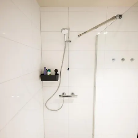 Cool 3 Bedroom Serviced 68m2 Apartment *